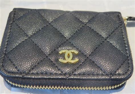 offert par with compliments of chanel